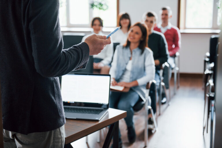 Pourquoi choisir StratOf pour vos formations professionnelles ? Pourquoi choisir StratOf pour vos formations professionnelles ?