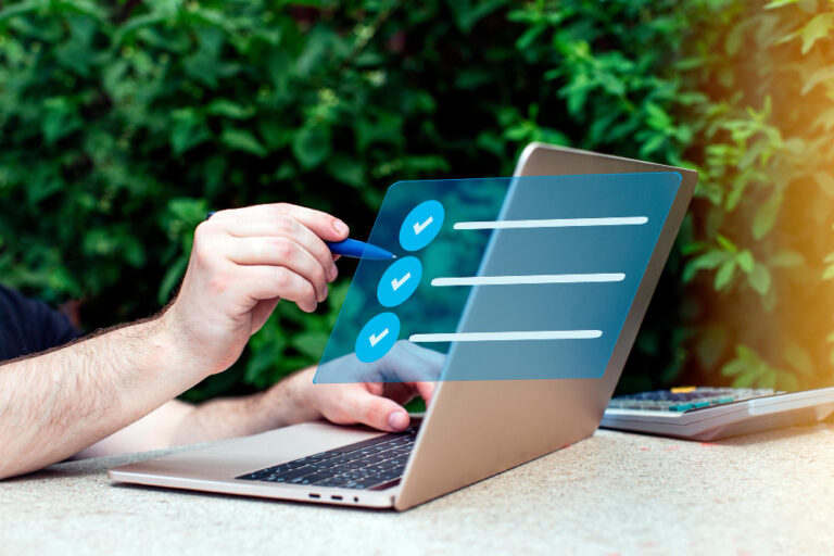 Les 5 critères pour choisir un logiciel de questionnaire conforme au RGPD en 2025 Les 5 critères pour choisir un logiciel de questionnaire conforme au RGPD en 2025